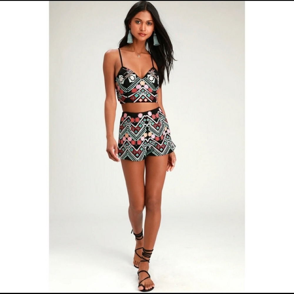 Lulu’s embroidered crop and shorts set